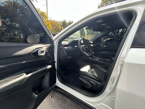 Certified 2025 Jeep Compass Latitude w/ Altitude Special Edition image 15