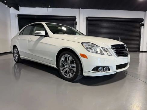 Used 2010 Mercedes-Benz E 350 Sedan image 3