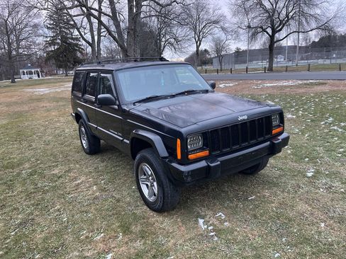 Used 2000 Jeep Cherokee Classic image 3
