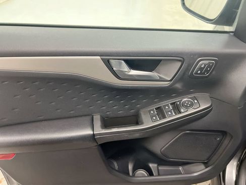 Used 2020 Ford Escape SEL FWD image 20