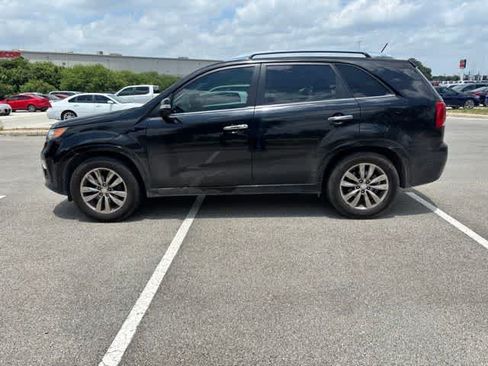 Used 2013 Kia Sorento SX w/ SX Premium Pkg FWD image 2