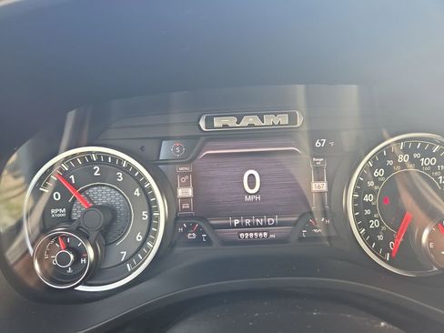 Used 2023 RAM 1500 Big Horn AWD/4WD image 14