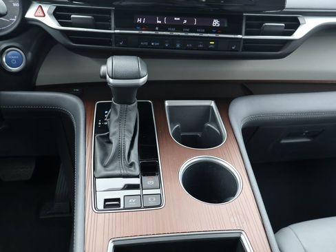 Used 2024 Toyota Sienna XLE image 18