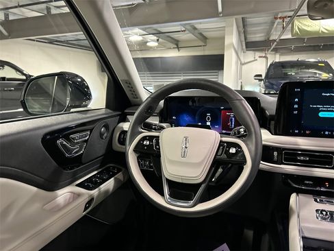 Used 2025 Lincoln Aviator Reserve w/ Illumination Package image 25