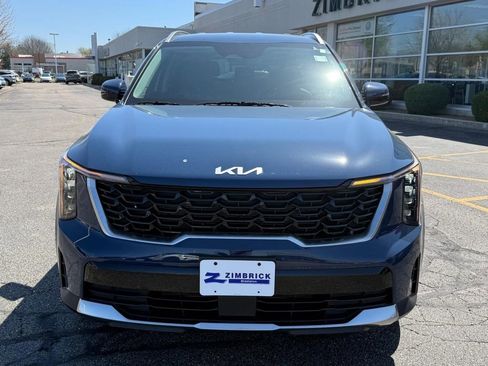 Used 2025 Kia Sorento S AWD/4WD image 9