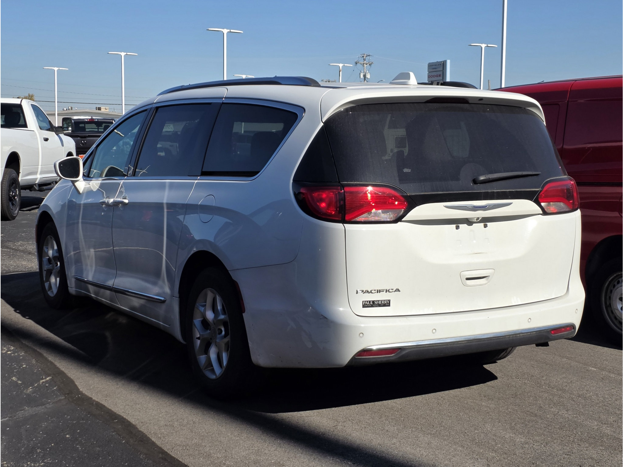 Used 2020 Chrysler Pacifica Touring-L Plus w/ Tire & Wheel Group FWD image 2