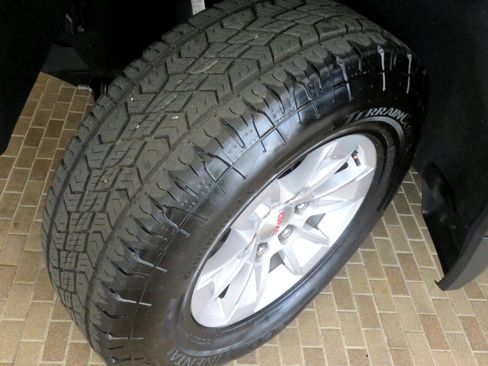 Used 2020 GMC Sierra 1500 SLE image 11