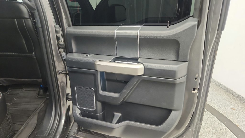Used 2019 Ford F150 Lariat w/ Equipment Group 502A Luxury AWD/4WD image 26