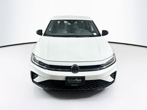 Used 2025 Volkswagen Jetta Sport FWD image 2