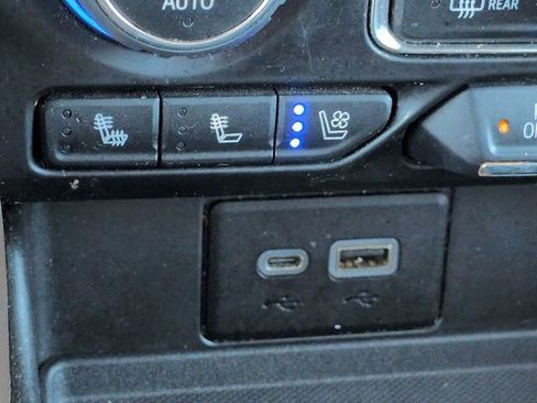 Used 2022 Chevrolet Suburban High Country image 21