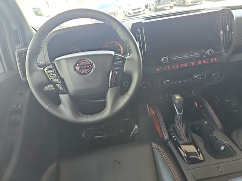 Used 2025 Nissan Frontier PRO-4X w/ Pro Premium Package AWD/4WD image 16