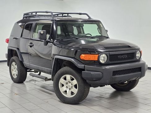 Used 2010 Toyota FJ Cruiser 4WD image 2