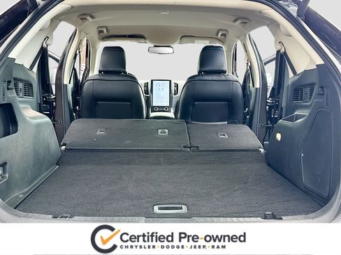 Used 2024 Ford Edge Titanium image 7