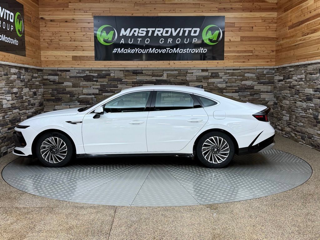 Used 2025 Hyundai Sonata SEL FWD image 6