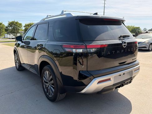 Used 2025 Nissan Pathfinder SL w/ SL Premium Package image 5