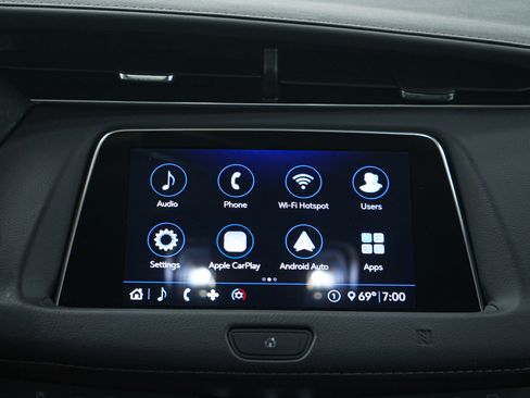 Used 2020 Cadillac XT4 Premium Luxury w/ Cold Weather Package image 18