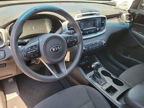 Used 2018 Kia Sorento L FWD image 12