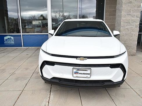 New 2026 Chevrolet Equinox EV LT image 2