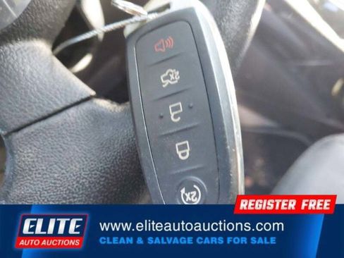 Used 2016 Ford Escape Titanium AWD/4WD image 22