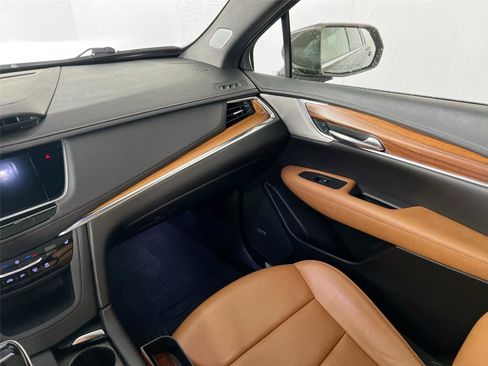 Used 2020 Cadillac XT5 Premium Luxury image 24