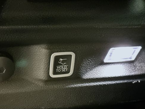 Used 2024 Jeep Grand Cherokee L Limited w/ Luxury Tech Group II image 33