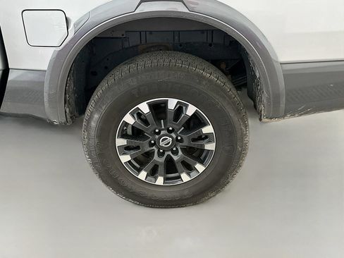 Used 2019 Nissan Titan PRO-4X AWD/4WD image 30