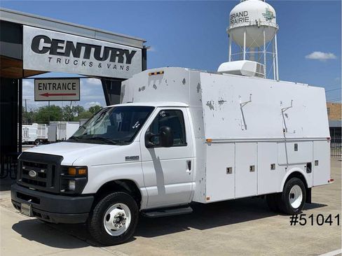 Used 2015 Ford E-450 and Econoline 450 Super Duty w/ Power Windows & Locks Group image 1