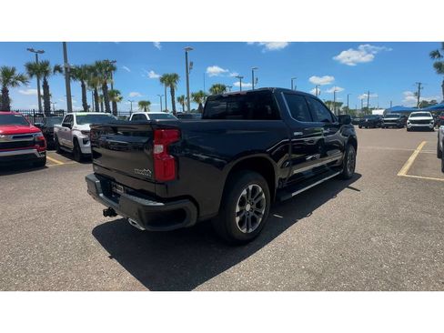 Used 2023 Chevrolet Silverado 1500 High Country w/ Technology Package AWD/4WD image 8
