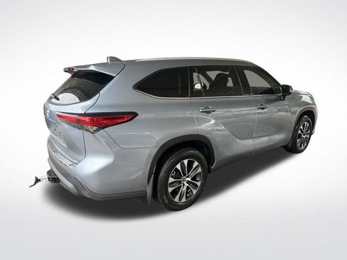 Used 2022 Toyota Highlander XLE AWD/4WD image 50
