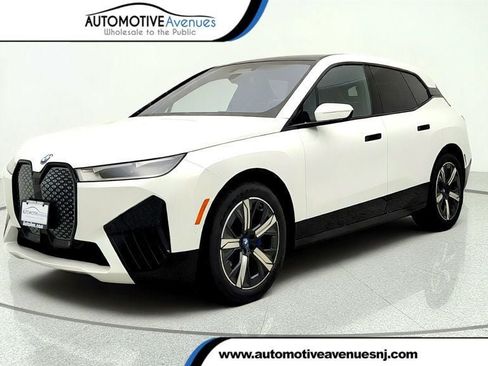 Used 2024 BMW iX xDrive50 w/ Sport Package AWD/4WD image 1