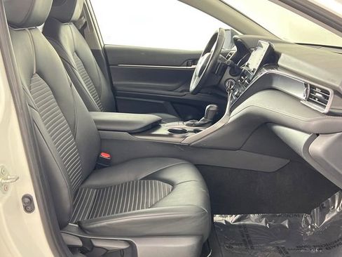 Used 2024 Toyota Camry SE image 17