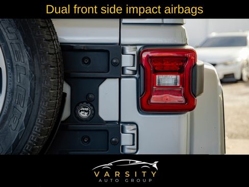 Used 2022 Jeep Wrangler Unlimited Sahara image 32