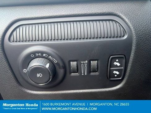 Used 2024 Jeep Wagoneer L Series II w/ Flexible Seating Group AWD/4WD image 18