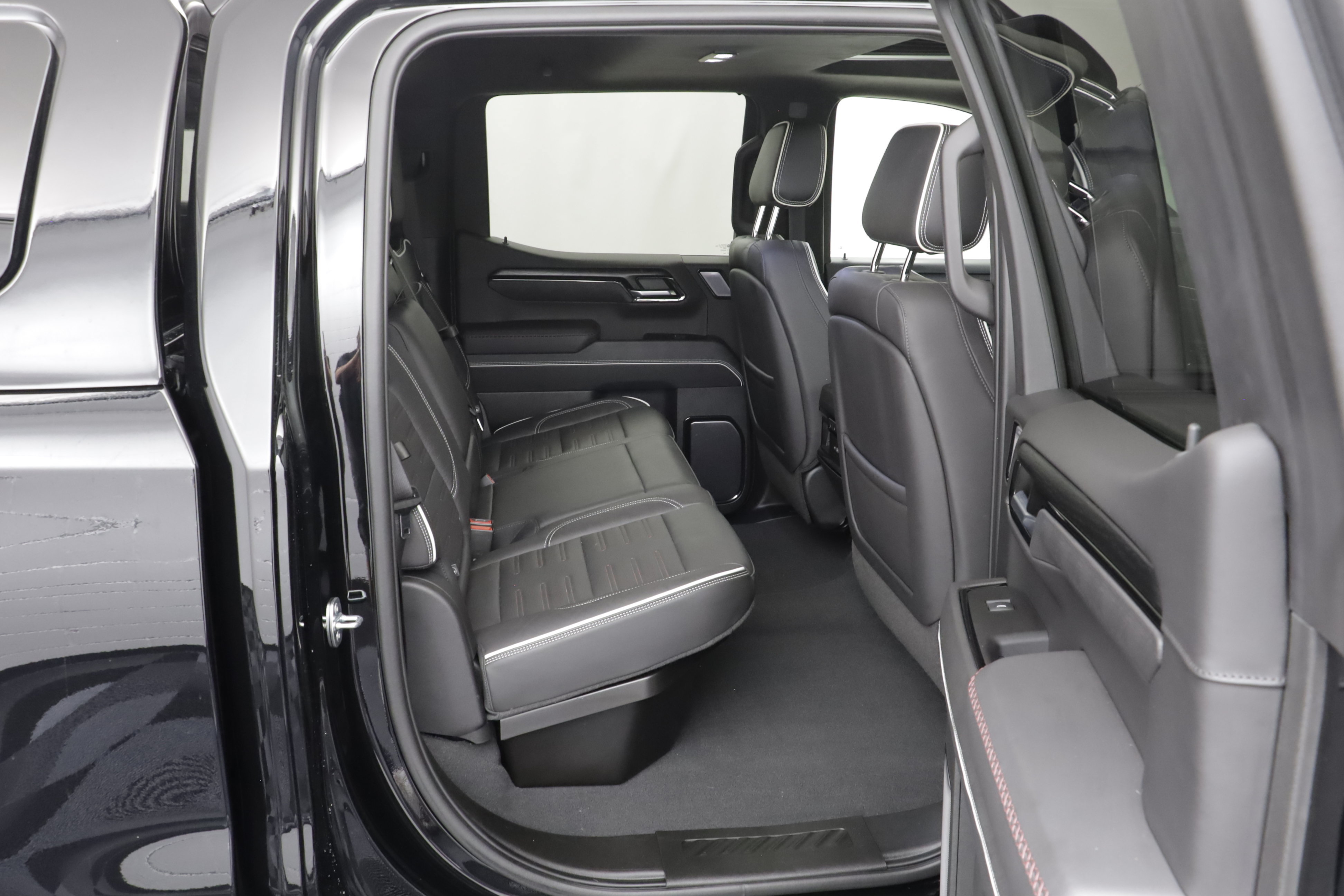 Used 2023 GMC Sierra 1500 AT4X AWD/4WD image 25