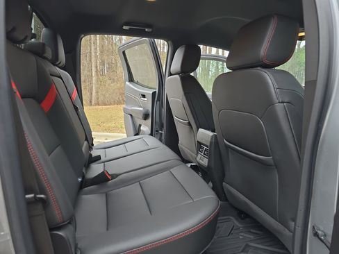 Used 2023 Chevrolet Colorado Z71 w/ Z71 Convenience Package 2 image 11