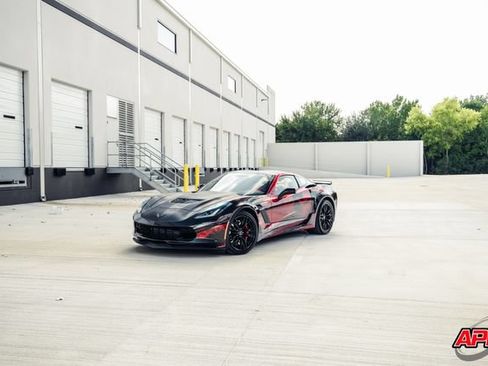Used 2015 Chevrolet Corvette Z06 w/ 3LZ Preferred Equipment Group RWD image 11