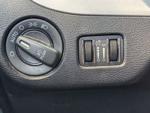 Used 2018 Dodge Grand Caravan GT FWD image 33