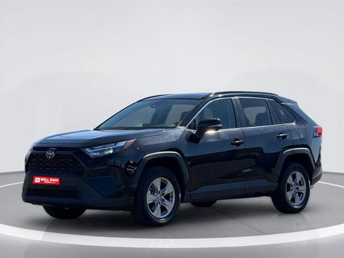 Used 2024 Toyota RAV4 XLE FWD image 2