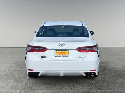 Used 2024 Toyota Camry SE image 4