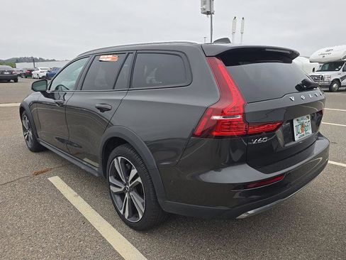 Used 2025 Volvo V60 B5 Cross Country Plus AWD/4WD image 4