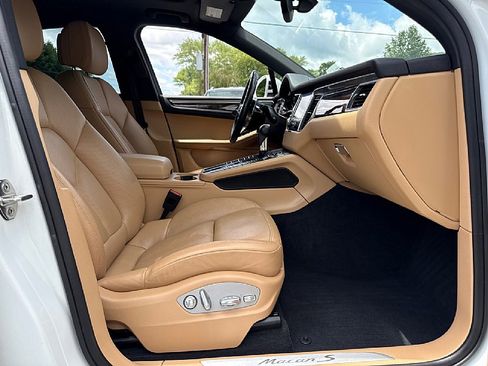 Used 2018 Porsche Macan S image 17