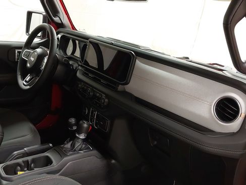 Used 2025 Jeep Wrangler Sahara w/ Safety Group AWD/4WD image 28