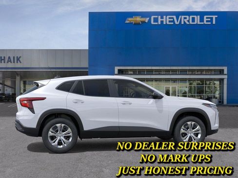 New 2026 Chevrolet Trax LS FWD image 5