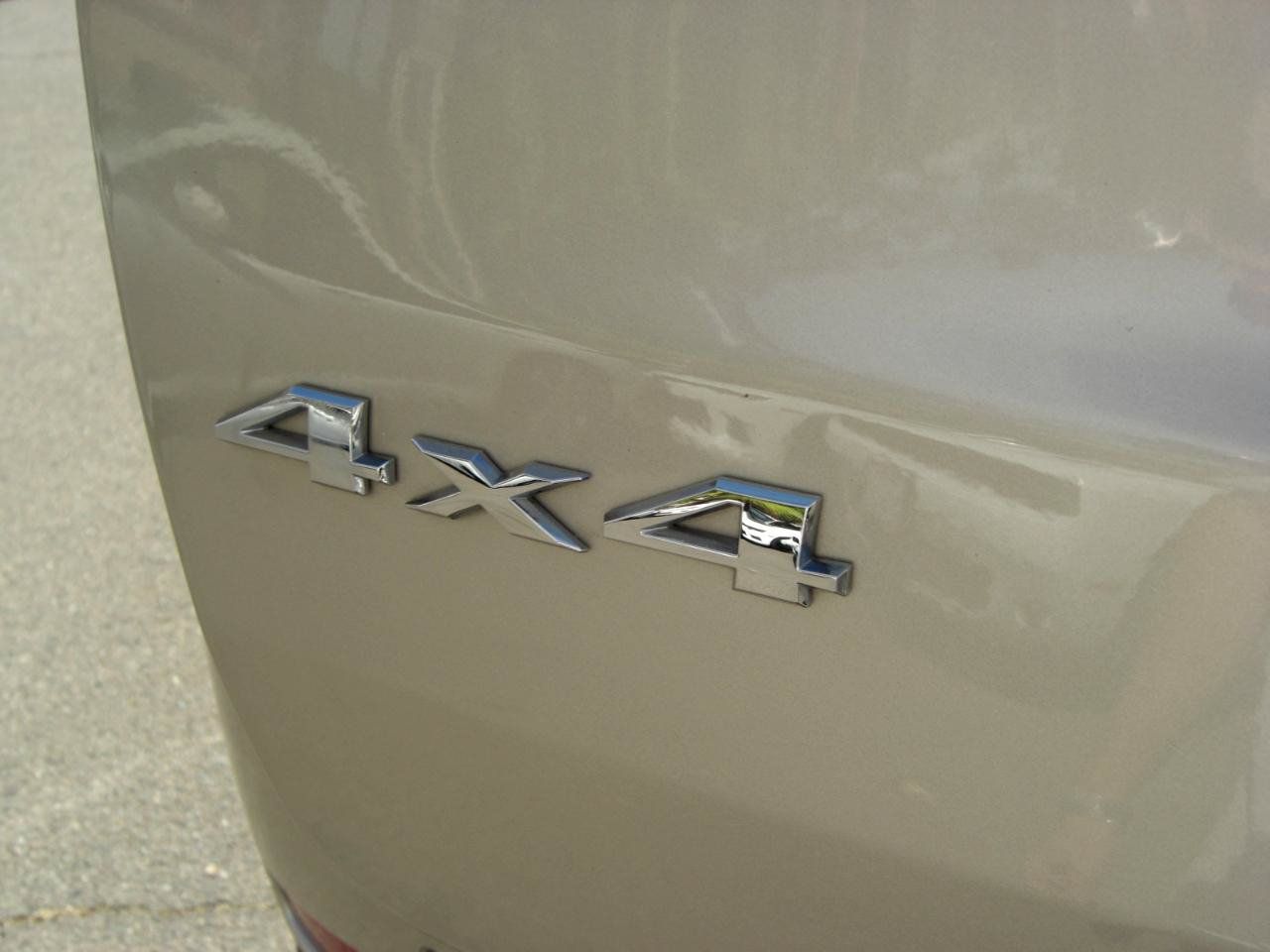 Used 2014 Jeep Grand Cherokee Limited w/ Trailer Tow Group IV AWD/4WD image 16
