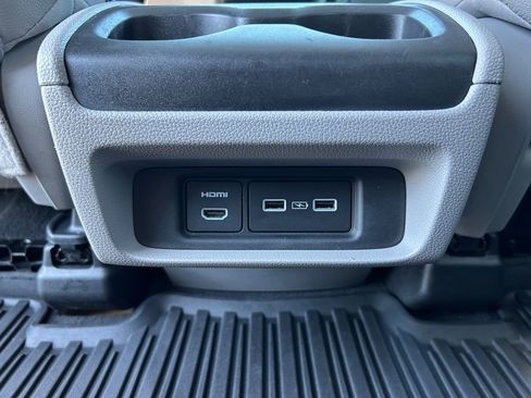 Used 2024 Honda Odyssey Elite image 37