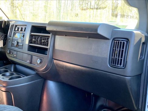 Used 2024 GMC Savana 2500 w/ Driver Convenience Package image 16
