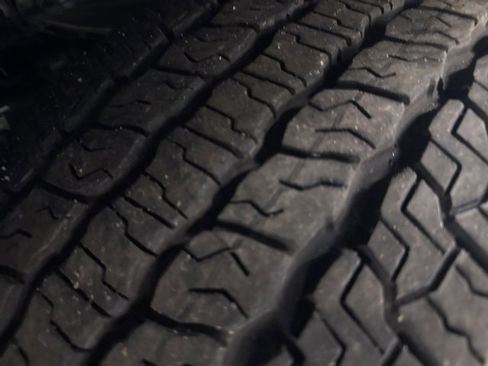 Used 2025 Chevrolet Suburban Z71 w/ Comfort Package image 37