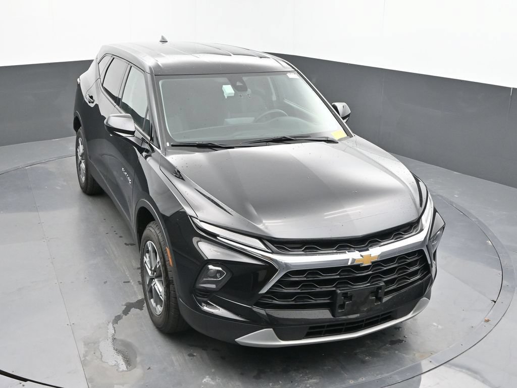 Used 2025 Chevrolet Blazer LT FWD image 16