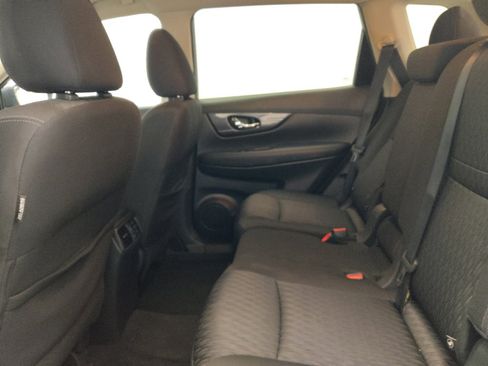 Used 2020 Nissan Rogue SV AWD/4WD image 18