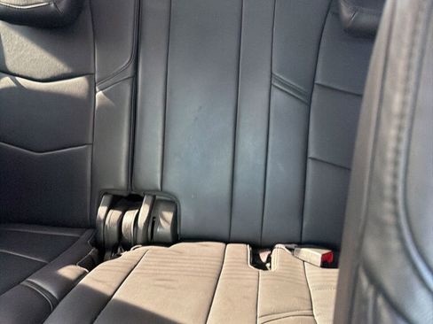 Used 2017 Cadillac Escalade Premium Luxury image 12